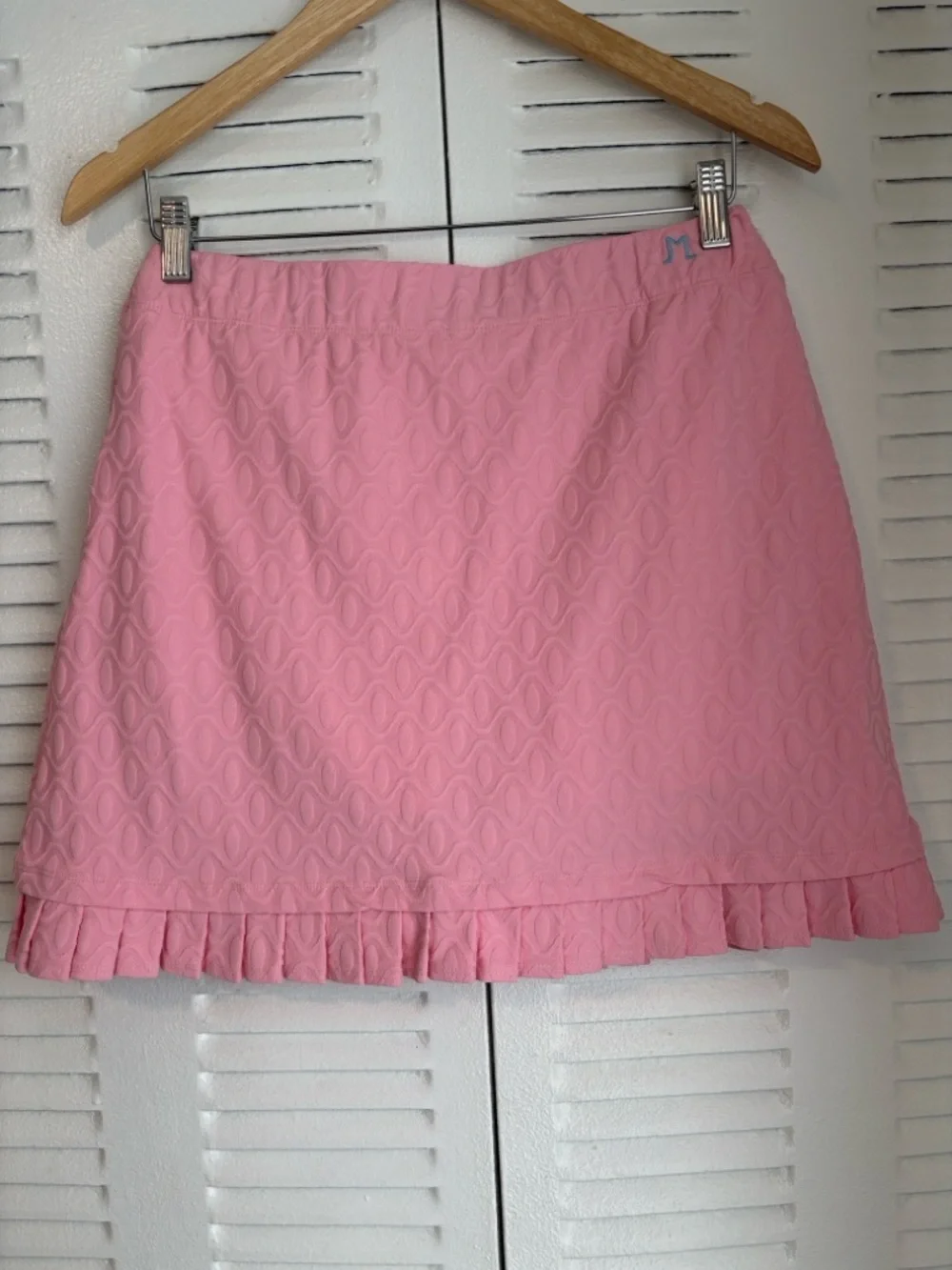 Two J. McLaughlin Pink and white Textured Ruffle Hem Skorts |
Size M | Feminine - Picture 3 of 14